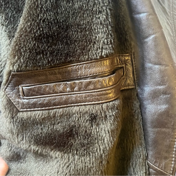 VINTAGE L’AVION FRENCH FLUFFY LEATHER JACKET WOLF DESIGN STITCHED ON BACK - Picture 6 of 9